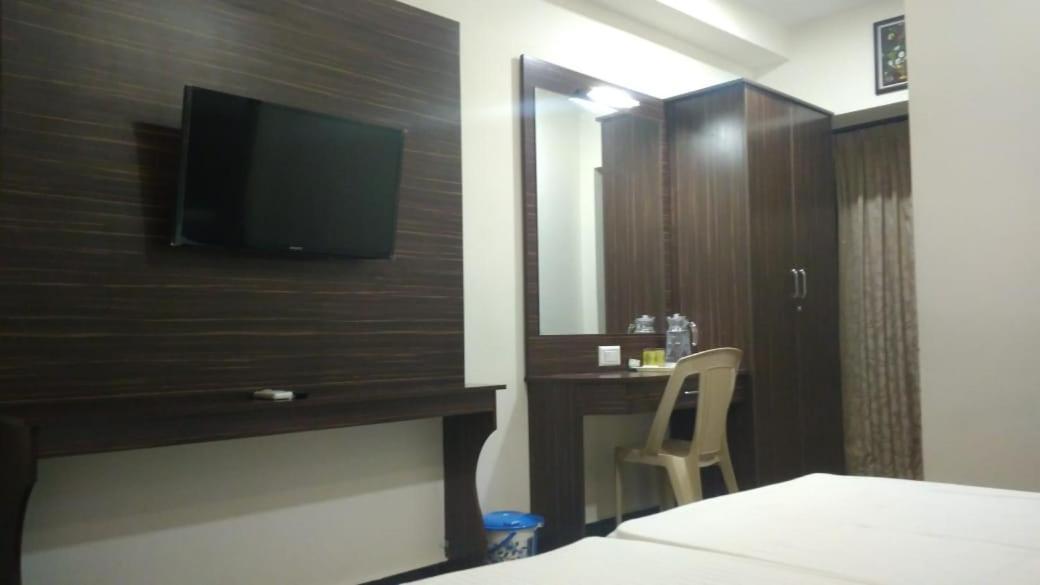 Famous Residency Hotell Tiruchirappalli Eksteriør bilde